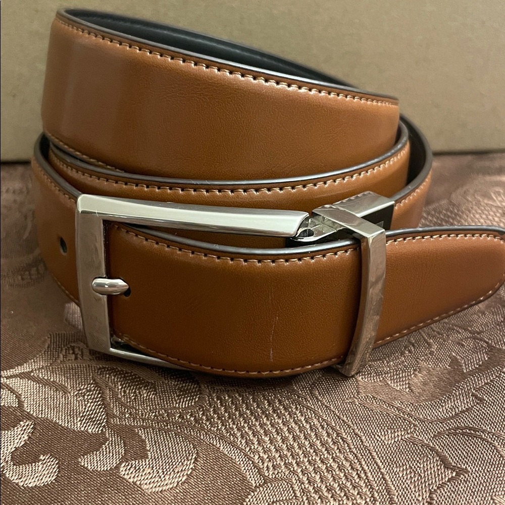 Like new. Perry Ellis Brown Leather Reversible Belt with Silver Buckle Size 32